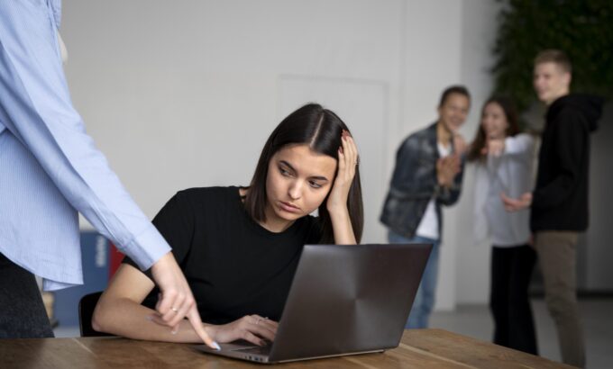Como comprovar assédio moral trabalho: guia prático com provas