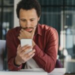 Empresa pode proibir celular durante o expediente?