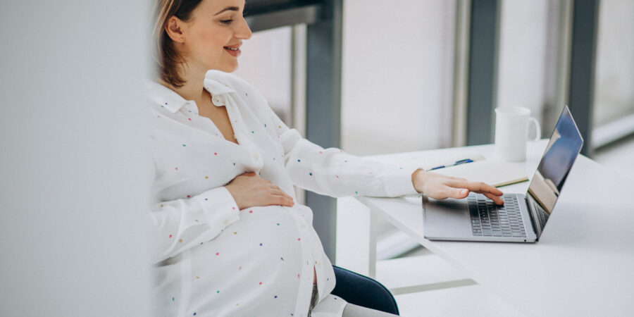 Gestante em contrato temporário tem direito à estabilidade